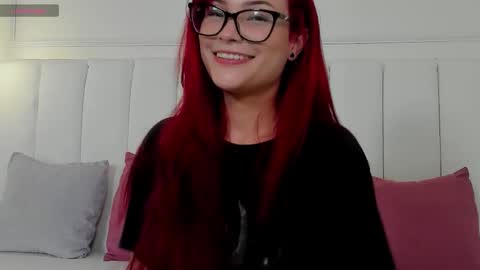 Mae Lyra online show from February 5, 10:02 pm