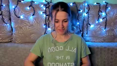 Maggie online show from December 16, 3:34 am