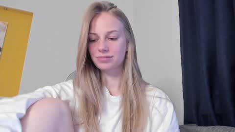 Alice  online show from November 20, 1:01 pm