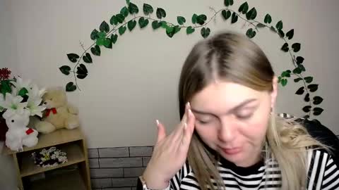 magic_katarina_ online show from December 23, 7:38 am