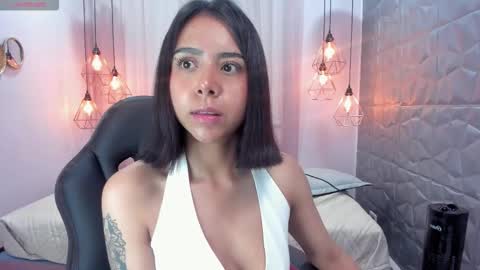 Oliviah online show from March 25, 12:19 pm