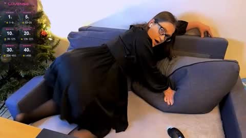 Jade online show from January 13, 5:02 am