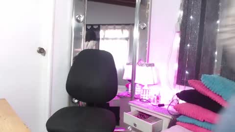 mailyn_gold online show from April 10, 12:11 pm