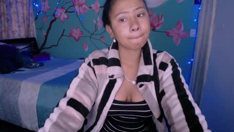Snapshot of maite_loves chatting on March 7, 11:18 am Maite online show from March 7, 11:18 am
