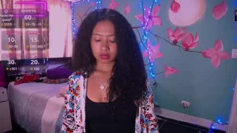 Snapshot of maite_loves chatting on February 18, 6:39 pm Maite online show from February 18, 6:39 pm