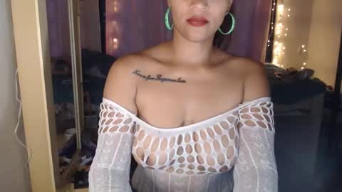 MAKENNAA online show from September 25, 10:47 am