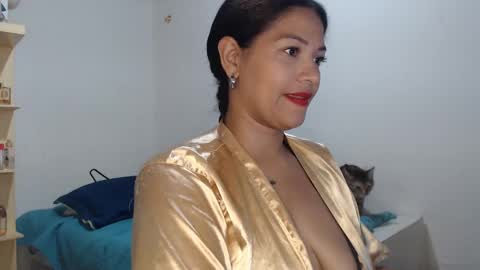 MAKENNAA online show from February 28, 9:25 am