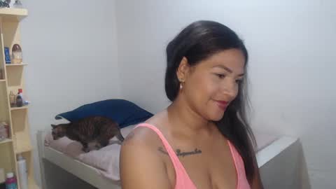 MAKENNAA online show from February 8, 9:56 am