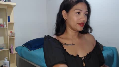 MAKENNAA online show from March 2, 9:21 am