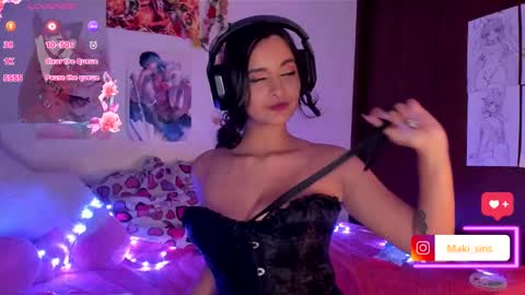 Snapshot of maki_sins chatting on October 14, 7:44 am Maki Sins online show from October 14, 7:44 am