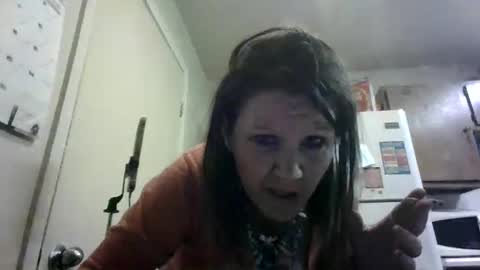 Snapshot of malinda702 chatting on January 23, 3:58 am malinda702 online show from January 23, 3:58 am