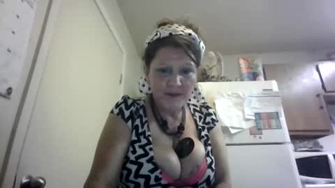 Snapshot of malinda702 chatting on October 13, 3:20 am malinda702 online show from October 13, 3:20 am