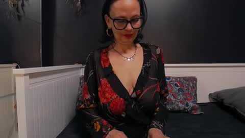 ioana love online show from March 22, 9:32 pm