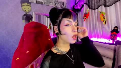 Snapshot of mamushka_ chatting on October 24, 4:03 pm   online show from October 24, 4:03 pm