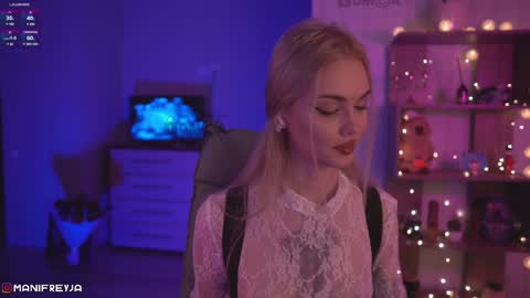 Amelie online show from February 4, 8:59 pm