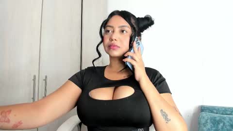 MANUELA online show from November 18, 2:18 pm