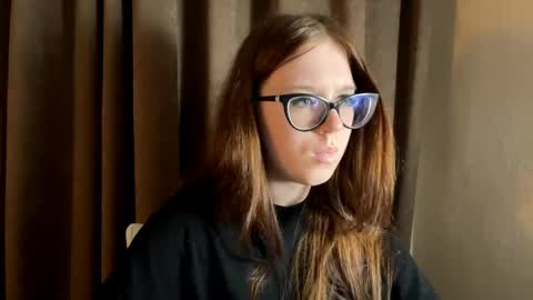 manymonrow online show from April 10, 9:43 pm