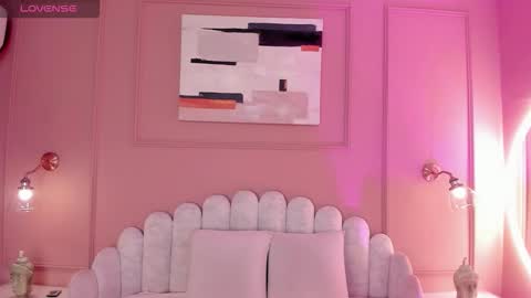 Mara  online show from October 7, 6:45 pm