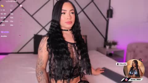 Snapshot of mara_martinez chatting on February 26, 5:03 am online show from February 26, 5:03 am