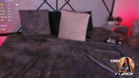 Snapshot of mara_martinez chatting on October 11, 5:45 am online show from October 11, 5:45 am