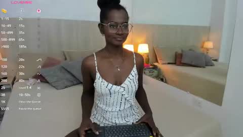 Mara Sinclair online show from July 13, 7:25 pm