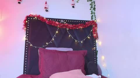 maraa_x online show from December 15, 8:36 pm