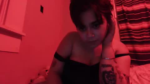 Snapshot of margaux_01 chatting on October 23, 7:03 am Margaux Green online show from October 23, 7:03 am