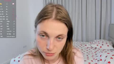 Mia online show from March 28, 7:13 pm