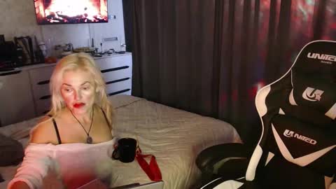 Snapshot of margoo_77 chatting on October 6, 4:29 am Margoo online show from October 6, 4:29 am