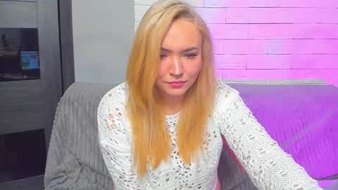 Kiku and Marii - online show from November 2, 5:05 pm