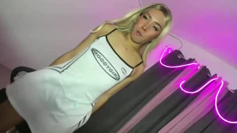 Mariah monroexs Blo and Free Webcam online show from June 15, 4:51 pm