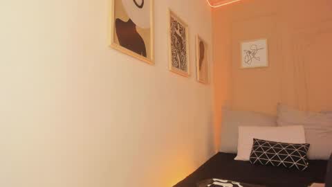 Marian online show from April 2, 8:06 pm