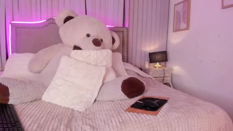 mariana__thompson online show from March 27, 8:26 am