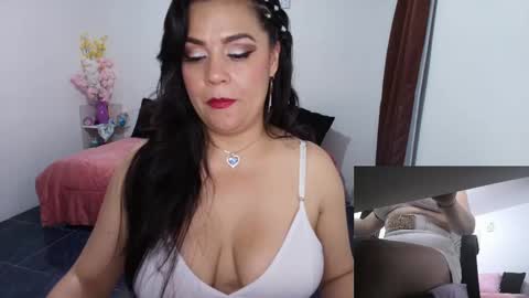 Snapshot of mariana_beltrann chatting on September 30, 5:13 am Mariana online show from September 30, 5:13 am
