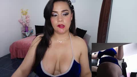 Snapshot of mariana_beltrann chatting on October 1, 5:23 am Mariana online show from October 1, 5:23 am