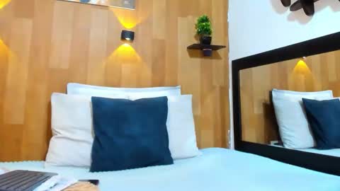 Snapshot of marianaa_aangel chatting on September 16, 7:11 pm Mariana Angel online show from September 16, 7:11 pm