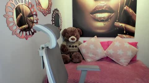 Mariana Lopez online show from May 27, 1:57 am