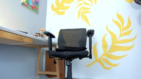 Mariana Vargas online show from April 10, 9:54 pm