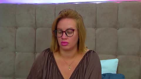 Snapshot of marianeumann chatting on September 13, 7:11 pm Maria online show from September 13, 7:11 pm