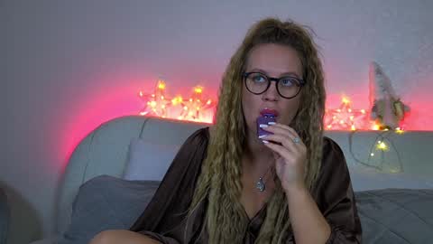 Snapshot of marianeumann chatting on January 14, 6:45 am Maria online show from January 14, 6:45 am