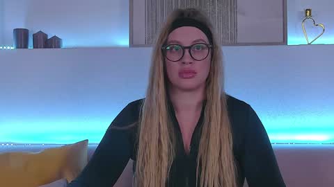 Snapshot of marianeumann chatting on January 31, 7:08 pm Maria online show from January 31, 7:08 pm