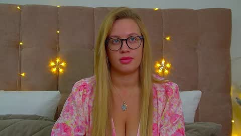Snapshot of marianeumann chatting on January 12, 6:15 pm Maria online show from January 12, 6:15 pm