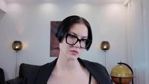 Marie Fitch online show from June 22, 2:05 am