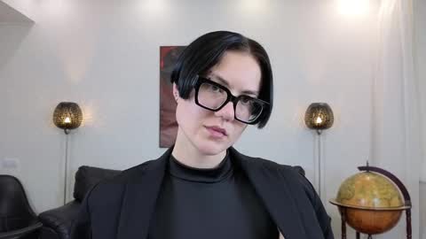 Marie Fitch online show from May 26, 1:05 am