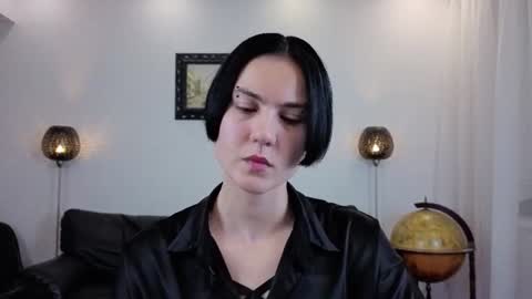 Marie Fitch online show from August 3, 1:20 am