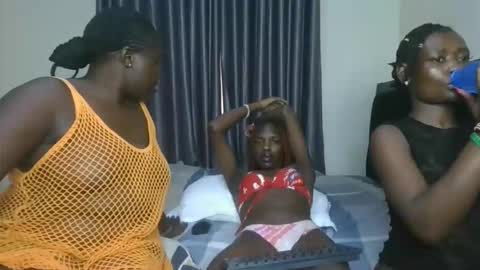 Marie online show from March 19, 2:54 pm