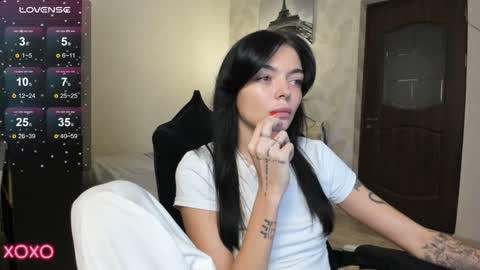 Snapshot of mariella__adams chatting on January 29, 5:56 pm Maria online show from January 29, 5:56 pm