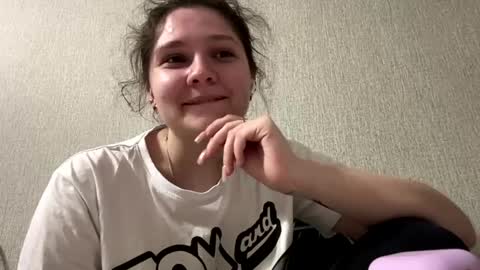 Emmie online show from April 15, 11:33 am