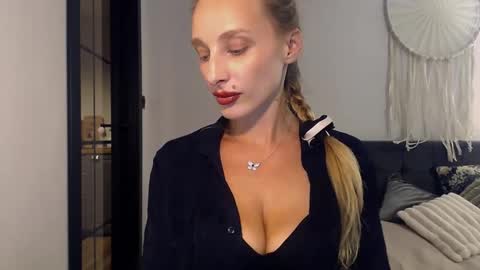 Snapshot of marilyndevilish chatting on September 14, 8:07 pm MarilynDevilish online show from September 14, 8:07 pm