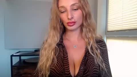 Snapshot of marilyndevilish chatting on September 26, 4:15 pm MarilynDevilish online show from September 26, 4:15 pm